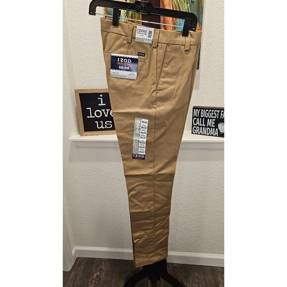 iZod, Men's, American Chino, SZ 30x32, NWT - Picture 1 of 6